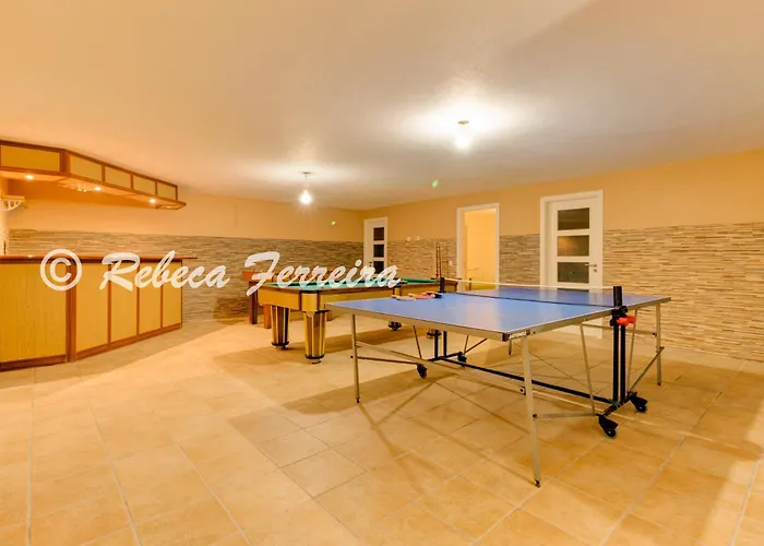 Grace - 5 Bedroom With Swimming Pool Вилла *