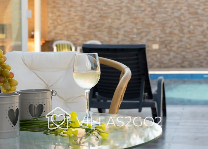 Grace - 5 Bedroom With Swimming Pool *