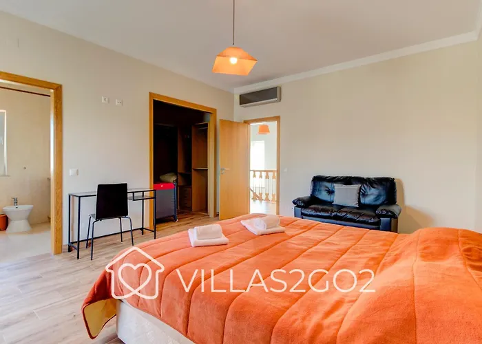 Grace - 5 Bedroom With Swimming Pool Албуфейра