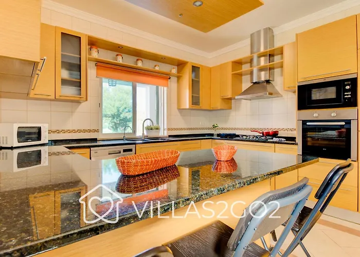 Вилла Grace - 5 Bedroom With Swimming Pool