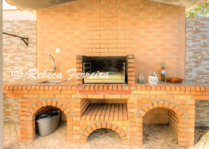 Grace - 5 Bedroom With Swimming Pool Вилла *