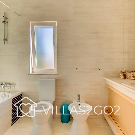 Grace - 5 Bedroom With Swimming Pool וילה